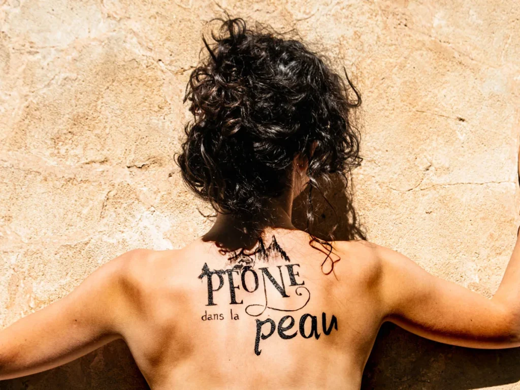 Péone dans la Peau