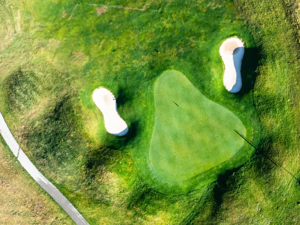 Vue aérienne du parcours du Valberg Golf Club