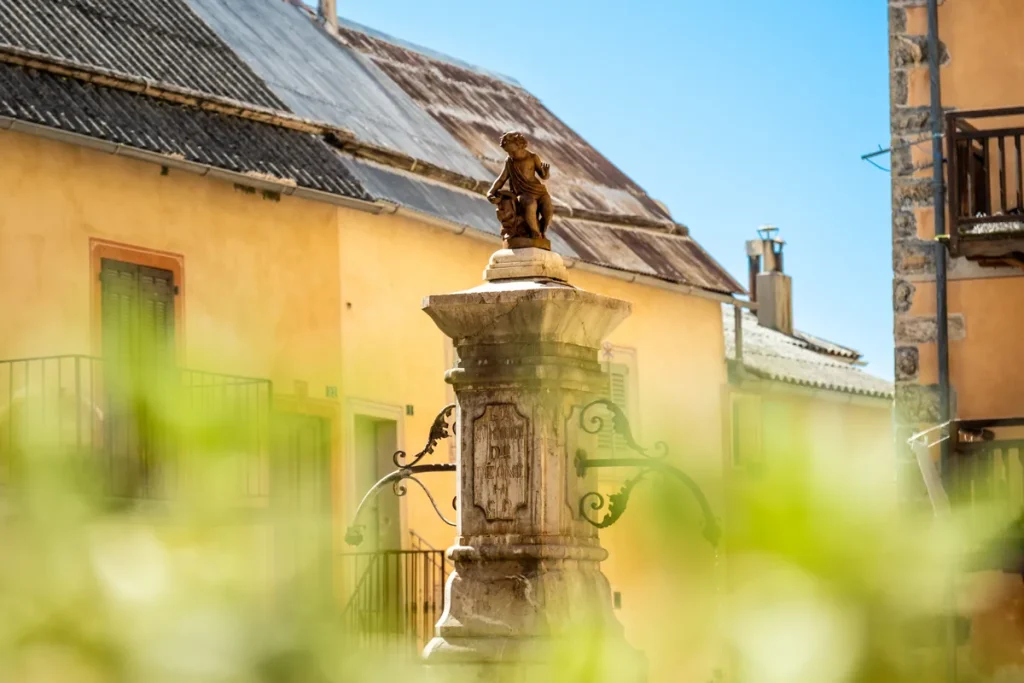 La fontaine de Péone