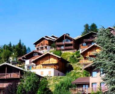 Chalets de Valberg en été